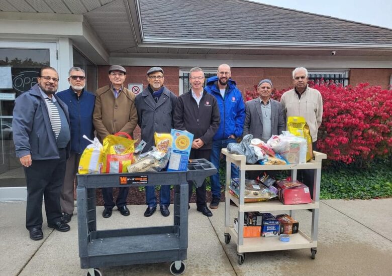 UIC THANKSGIVING FOOD DRIVE
